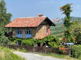 Villa Biancospino - luxury and private villa in Langhe, semesterhus i Monforte dʼAlba