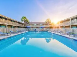 The Beach - Courtyard 128