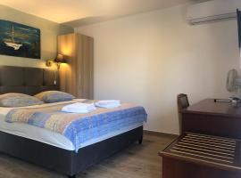 Double room with bathroom, WiFi, airco, parking, washing machine, grill، فندق في ميدولين