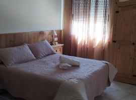 Apartamentos La Presa, hotel di Guijo de Granadilla