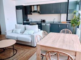 Apartamento en Sada con piscina อพาร์ตเมนต์ในซาดา