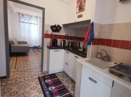 Petit appart entier au cœur des REMPARTS - Netfix et connection fibre gratuits