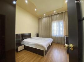 Cozy Villa with Private Pool, hotell i Yerevan