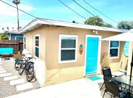 Cozy Beach Cottage with Bicycles