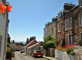 Bayview- relaxing home by the sea