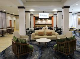 Fairfield Inn & Suites by Marriott San Antonio Downtown/Alamo Plaza – hotel w pobliżu miejsca Centrum kongresowe im. Henry'ego B. Gonzaleza w mieście San Antonio