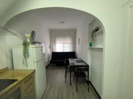 Apartamento Forn Vell, family hotel in Sant Feliu de Guixols