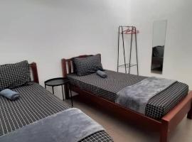 WIFI 3 aircond room Tulip Homestay Hospital Sultanah Bahiyah, hotel with parking in Alor Setar