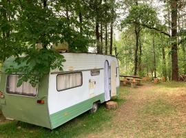 Karavan Na Louce, glamping site in Volenice