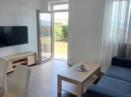 Apartma Rian, готель у місті Копер