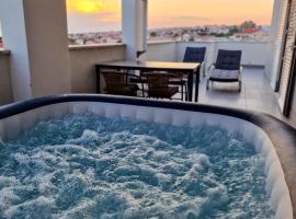 Vila Novak, hotel med jacuzzi i Novalja