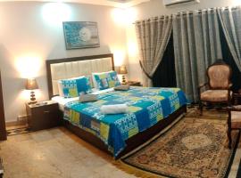 Seaview Lodge Guest House, feriebolig i Karachi