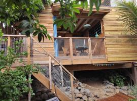 Bungalow écologique avec toilettes sèches LEU KABANON vue mer، فندق في سان لوي
