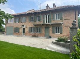 Casa Giacosa, Hotel in Castagnole Lanze