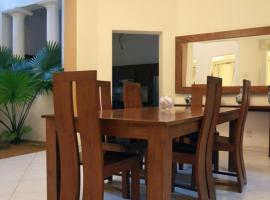 Luxury Colombo Escape, hotel with parking in Talawatugoda