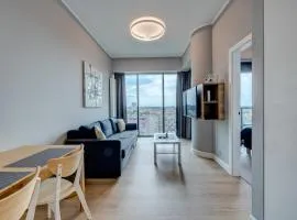 HANZA TOWER swimming pool & spa high floor with balcony!