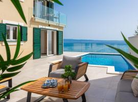 Epetium Beach Villa, hotel in Split