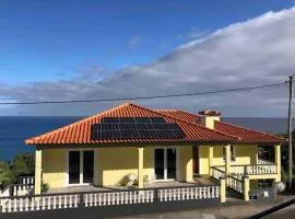 Casa do mar 2 bedrooms and kingsize bed