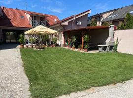 SUNNY Apartman, bed and breakfast ve Štúrově