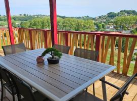 Chalet avec piscine, climatisation & vue de 2 à 6 personnes - Hasparren - Pays Basque - Chalet Ibaia, hotell sihtkohas Hasparren