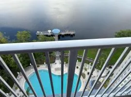 Penthouse Close to Disney area and Malls water view