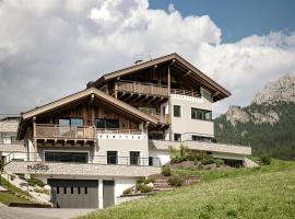 Dzīvokļu viesnīca Luxury Chalet Plazola pilsētā Selva di Val Gardena