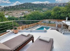 Pool Villa Leonidas Crete, hotel with parking in Stíronas