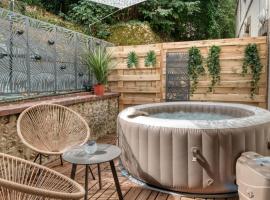 Superbe 2 pièces avec Jacuzzi privatif face Gare Proche Cathédrale, apartment in Chartres