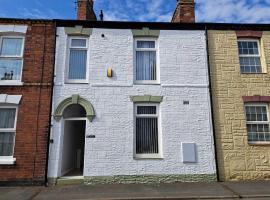 Immaculate 2-Bed Cottage - Free WiFi, villa in Bridlington