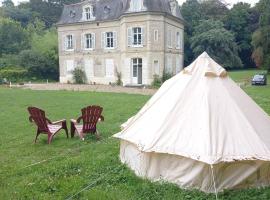 Tente au château baie de somme, smeštaj za odmor u gradu Mons-Boubert