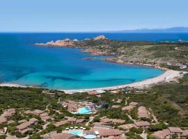 Holidays Isola Rossa - sandy beaches 4-6 guests, hotel u gradu Cascabraga