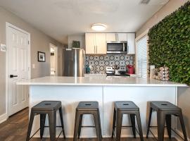 Heart of Westport 1BR, casa de campo em Kansas City