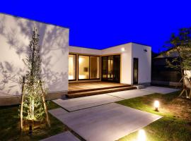 VILLA SOUTH COAST SHIMA، شقة فندقية في Hamajima