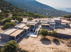 Pavlaina Complex of Traditional Residences in Nisyros. Enjoy the garden and the Sea View, apartman u gradu 'Emporeiós'