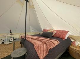 Cosy Glamping Tent 1, camping de luxe à Ararat