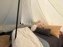 Cosy Glamping Tent 3, luksuslik telkimispaik sihtkohas Ararat