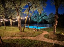 Le Domaine de la Claire Fontaine Gîtes -chambres d'hôtes, ξενοδοχείο σε Montvalent