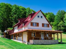 Apartments CENTER OF THE WORLD, cabin in Žabljak