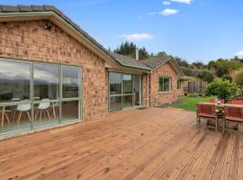 One Two Eight - Richmond Holiday Home, hotel with parking in Brightwater