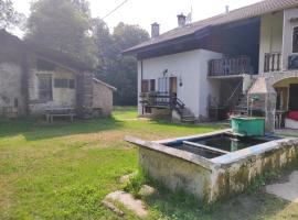 Vivere in un bosco Casa Leonardo, ξενοδοχείο σε Villar Perosa