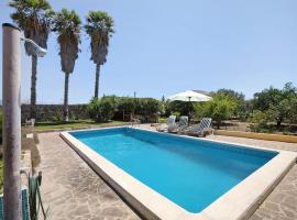 Las Tres Palmeras, hotel v destinaci Güimar