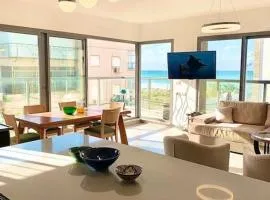 4BR Apartment luxury with balcony on the beach sea bat galim