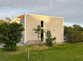 Nybyggt gästhus nära havet och Göteborg, жилье для отдыха в городе Kullavik