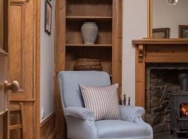 Lonach Coaching Inn, cottage in Inverernan