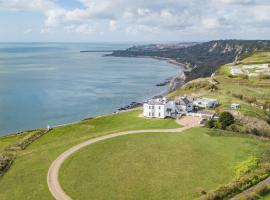 Abbots Cliff House by Bloom Stays, hotel with parking in Hougham