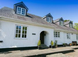 Glan Gors Felin, hotel con estacionamiento en Llanrhyddlad