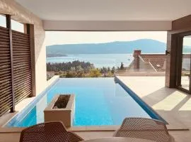 Luxury Villa Joy with Pool