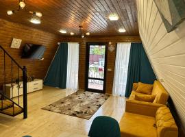 Heart of Surami, hotel with hot tubs in Surami