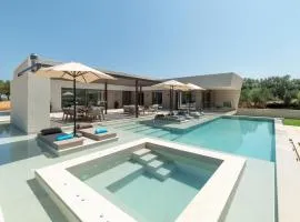 Villa El by PosarelliVillas