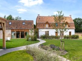 't Hooiland, holiday home in Lo-Reninge